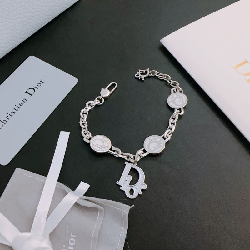 chr1st1an D10r bracelets